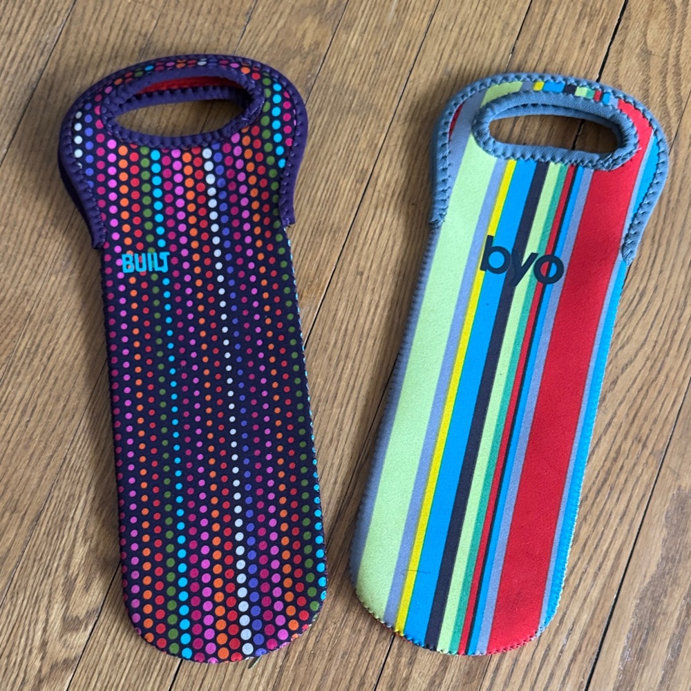 Bundle of two Neoprene Wine Bottle Totes